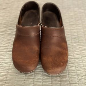 Brown Dansko clogs size 38